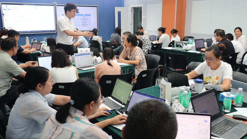 在职研究生辅导班费用，如何精准预算？**